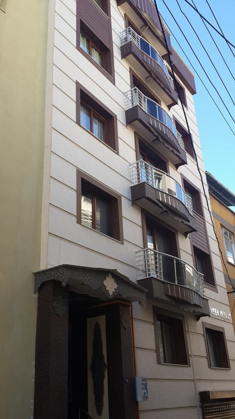 Karşıyaka Mevlüt Bey Apartmanı